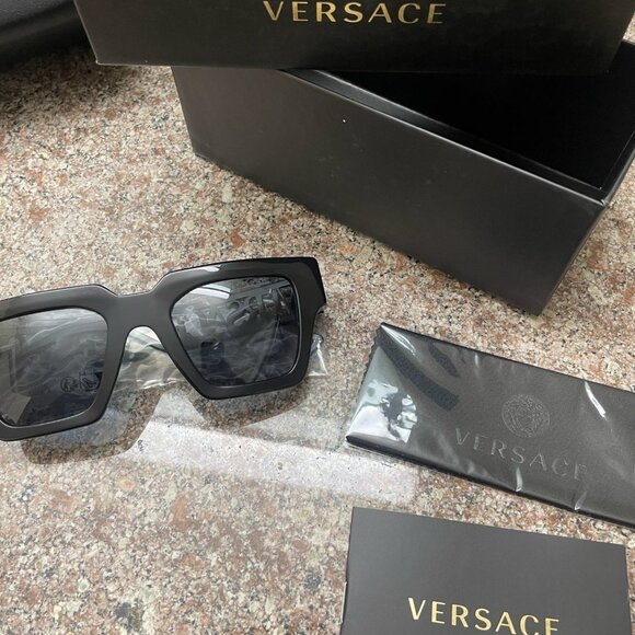 (UNISEX) VERSACE SUNGLASSES WITH SIDE LOGO - Picture 6 of 12